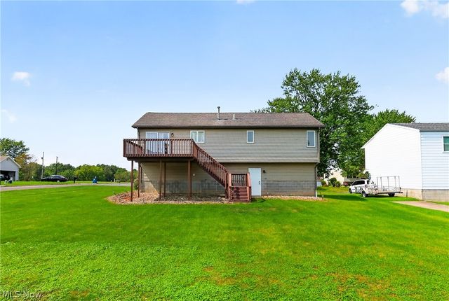 1064 Saul Drive, Hubbard, OH 44425