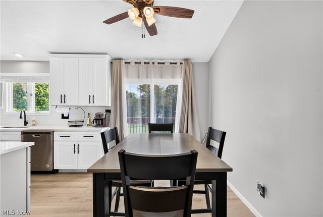 1064 Saul Drive, Hubbard, OH 44425