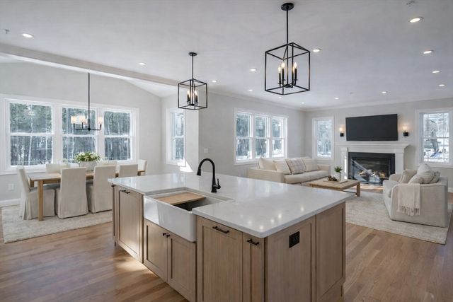 6 Newbury, Pelham, NH 03076