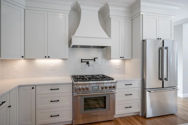 6 Newbury, Pelham, NH 03076