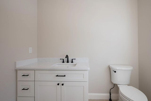 6 Newbury, Pelham, NH 03076