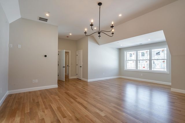 6 Newbury, Pelham, NH 03076