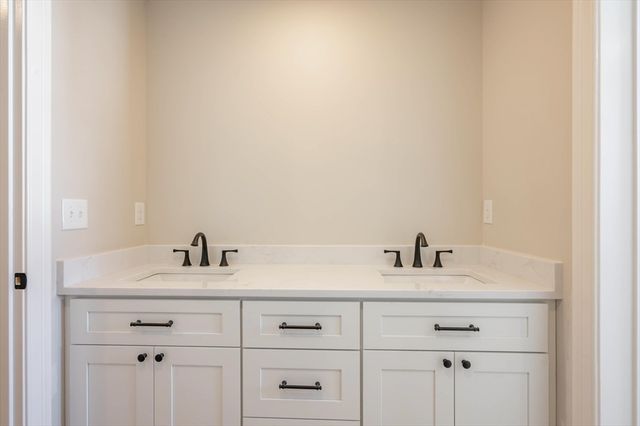 6 Newbury, Pelham, NH 03076