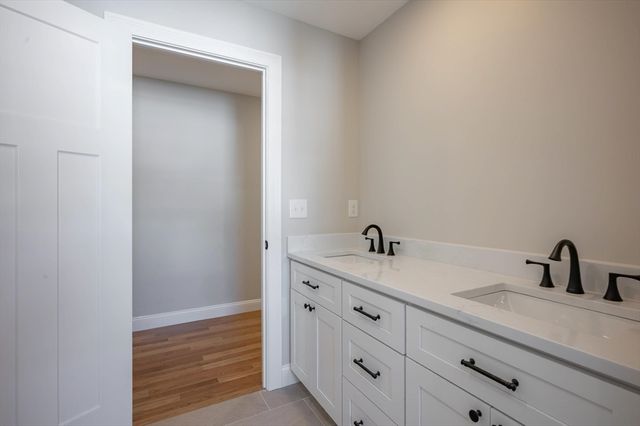 6 Newbury, Pelham, NH 03076