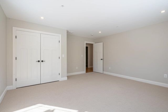 6 Newbury, Pelham, NH 03076