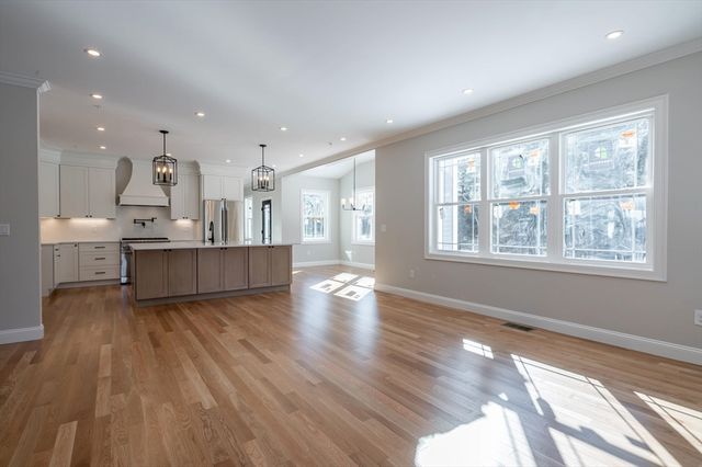 6 Newbury, Pelham, NH 03076