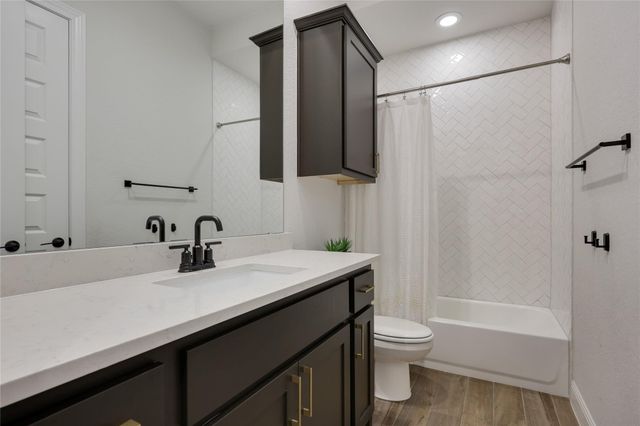 19520 Tranquility Falls PATH, Jonestown, TX 78645