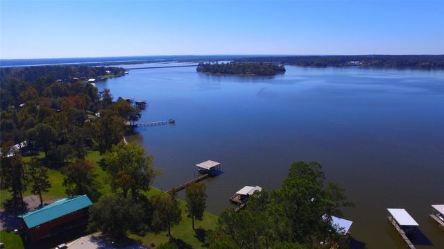 206 Lake Front Drive, Trinity, TX 75862