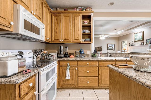 206 Lake Front Drive, Trinity, TX 75862