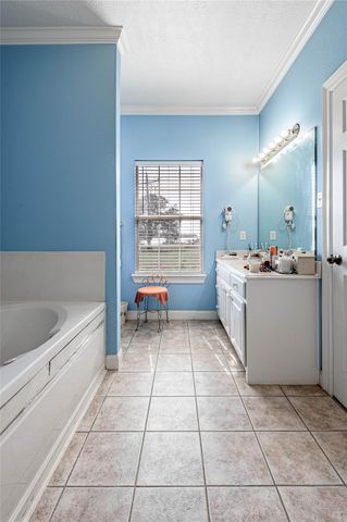 206 Lake Front Drive, Trinity, TX 75862