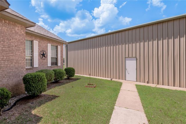 206 Lake Front Drive, Trinity, TX 75862