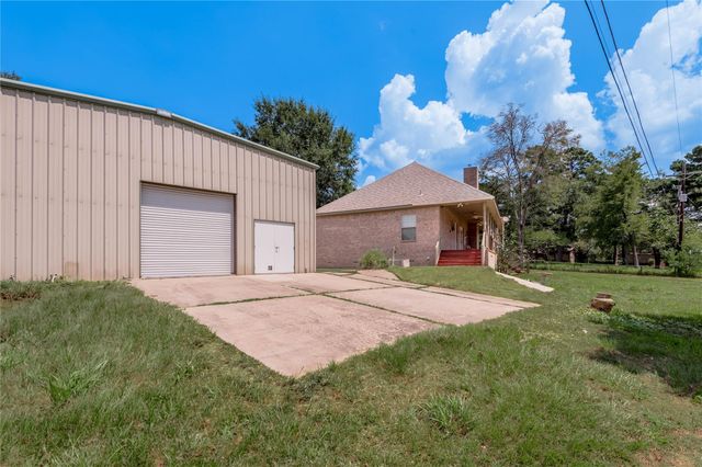 206 Lake Front Drive, Trinity, TX 75862
