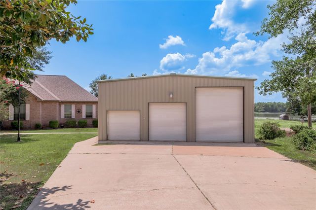 206 Lake Front Drive, Trinity, TX 75862