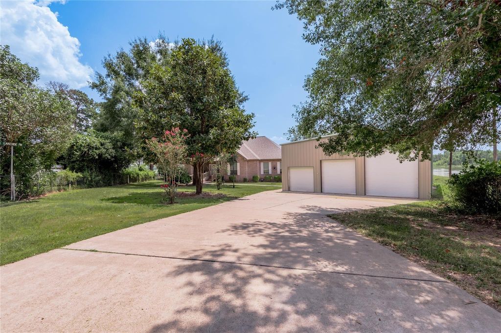 206 Lake Front Drive, Trinity, TX 75862