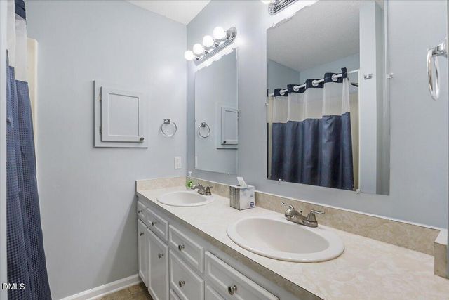 1516 Andersonwood Drive, Fuquay Varina, NC 27526