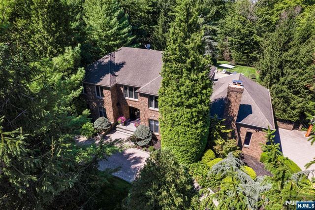 72 Adams Drive, Cresskill, NJ 07626