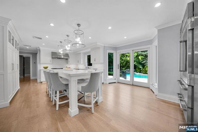 72 Adams Drive, Cresskill, NJ 07626