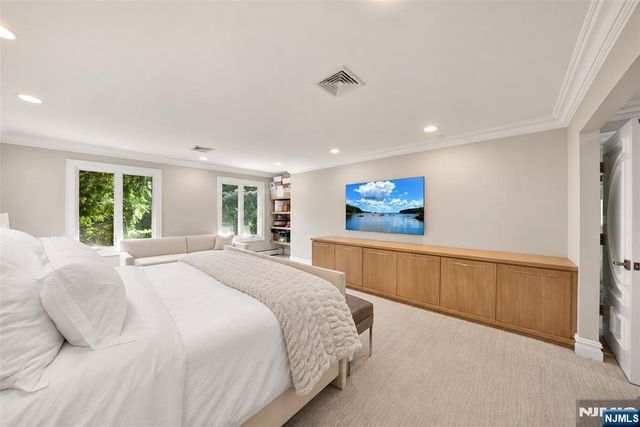 72 Adams Drive, Cresskill, NJ 07626