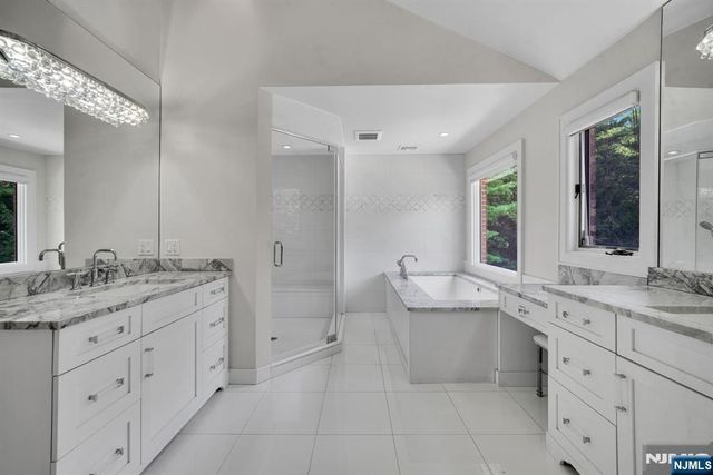 72 Adams Drive, Cresskill, NJ 07626
