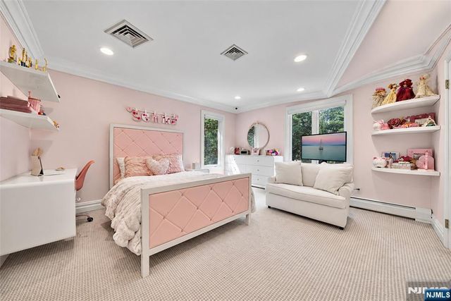 72 Adams Drive, Cresskill, NJ 07626