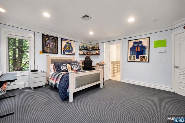 72 Adams Drive, Cresskill, NJ 07626