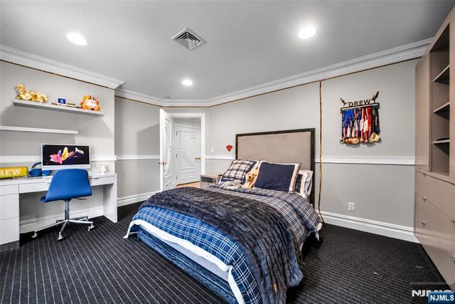 72 Adams Drive, Cresskill, NJ 07626