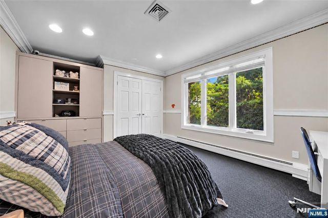 72 Adams Drive, Cresskill, NJ 07626