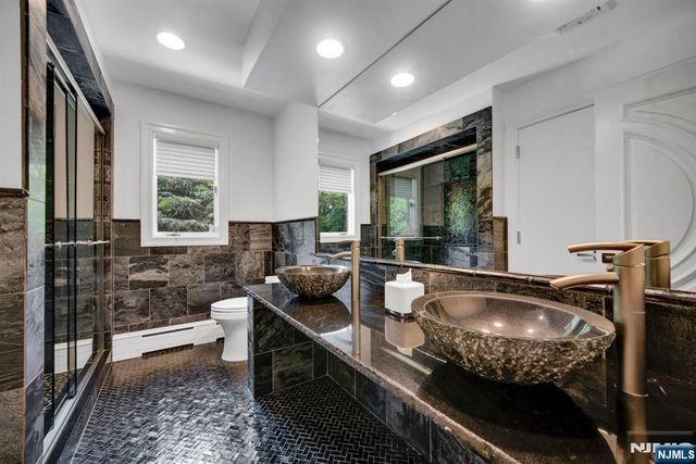 72 Adams Drive, Cresskill, NJ 07626