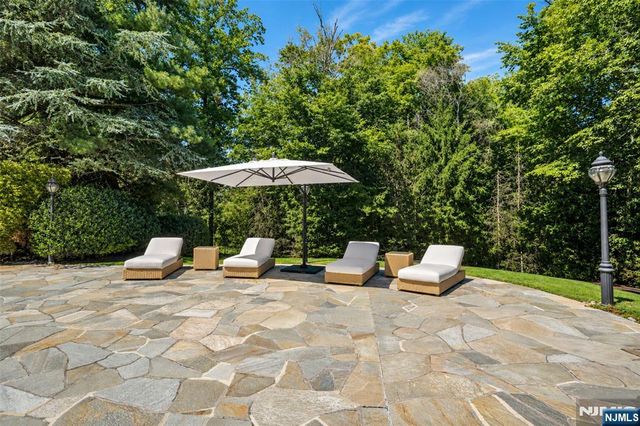 72 Adams Drive, Cresskill, NJ 07626