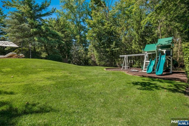 72 Adams Drive, Cresskill, NJ 07626