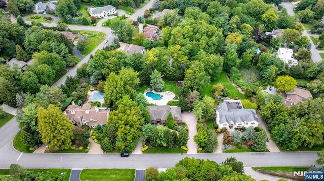 72 Adams Drive, Cresskill, NJ 07626