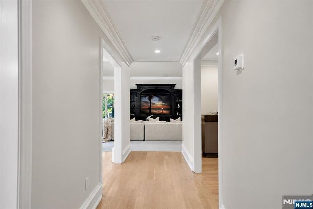 72 Adams Drive, Cresskill, NJ 07626