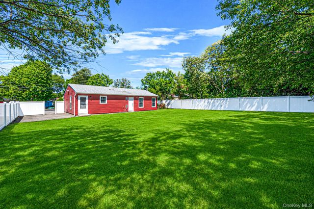 655 Post Avenue, Bellport, NY 11713