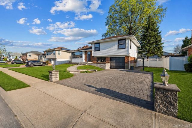 10 Lincoln Street, Farmingdale, NY 11735