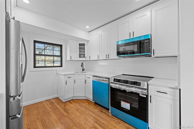 10 Lincoln Street, Farmingdale, NY 11735