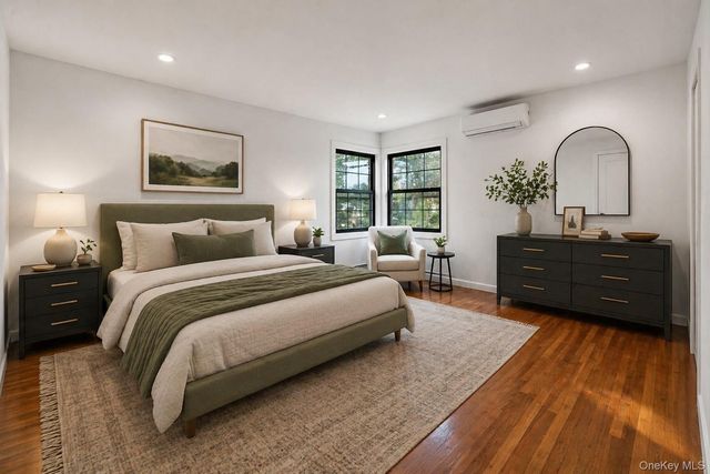 10 Lincoln Street, Farmingdale, NY 11735