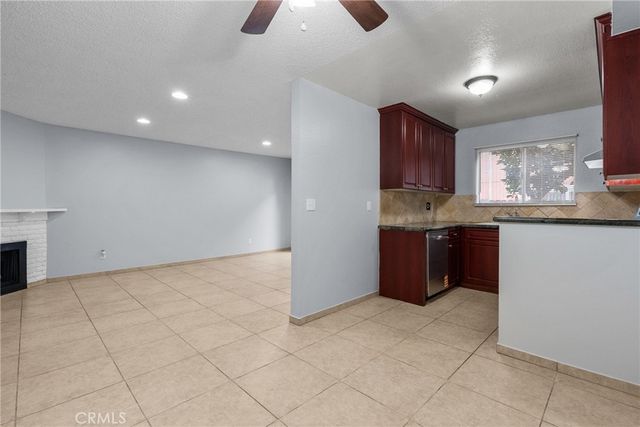 14265 Terra Bella St 10, Panorama City, CA 91402