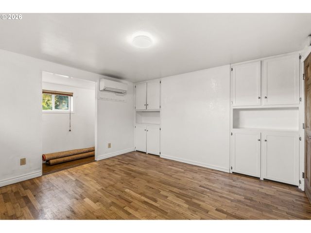 2956 WILLAKENZIE Rd, Eugene, OR 97401