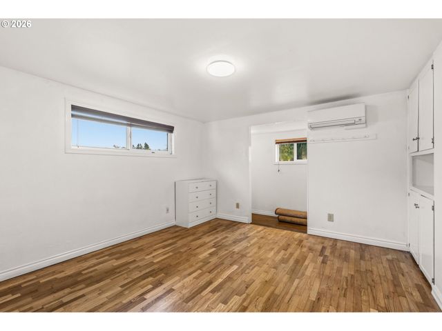 2956 WILLAKENZIE Rd, Eugene, OR 97401