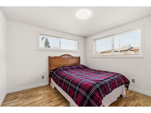 2956 WILLAKENZIE Rd, Eugene, OR 97401