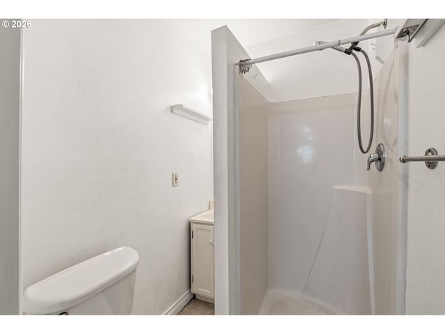 2956 WILLAKENZIE Rd, Eugene, OR 97401