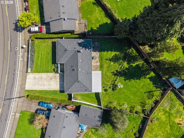 2956 WILLAKENZIE Rd, Eugene, OR 97401