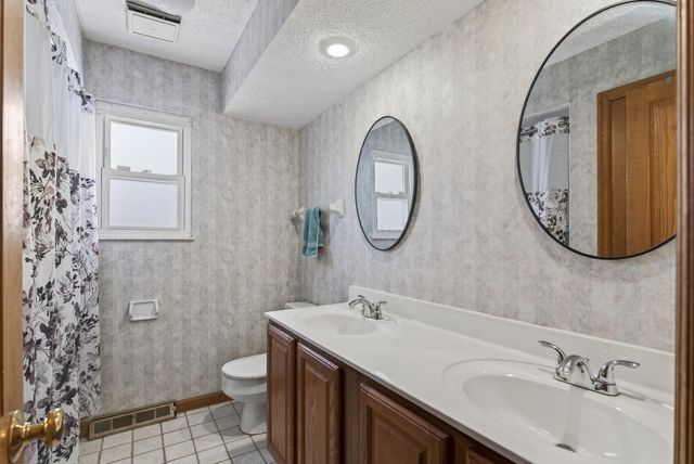 1755 Hillandale Avenue, Columbus, OH 43229