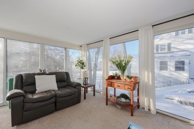 288 Oak Street, Manchester, NH 03104