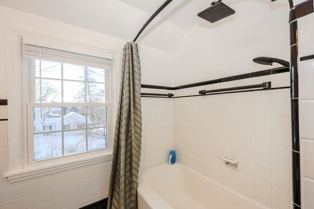 288 Oak Street, Manchester, NH 03104