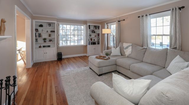 288 Oak Street, Manchester, NH 03104