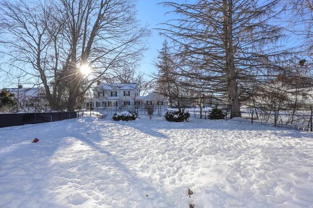 288 Oak Street, Manchester, NH 03104