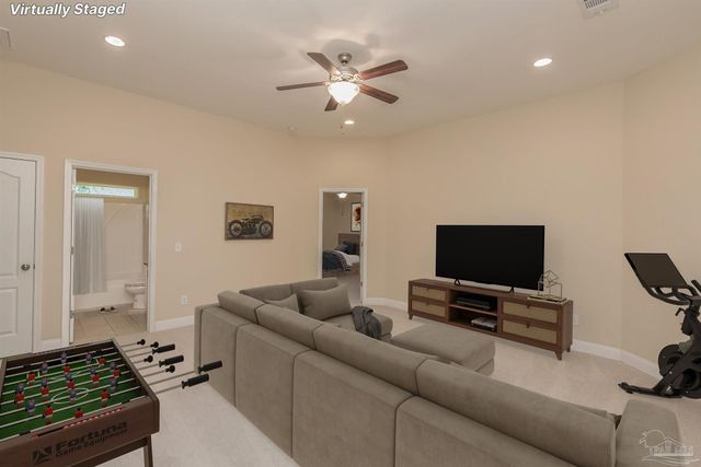 6013 Augustine Dr, Pace, FL 32571