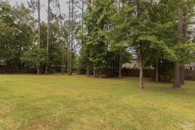 6013 Augustine Dr, Pace, FL 32571