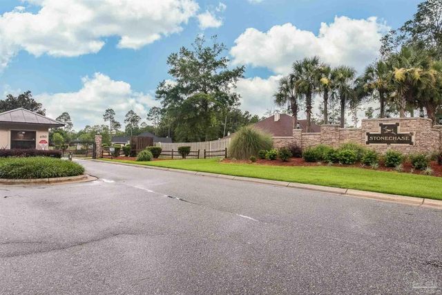 6013 Augustine Dr, Pace, FL 32571